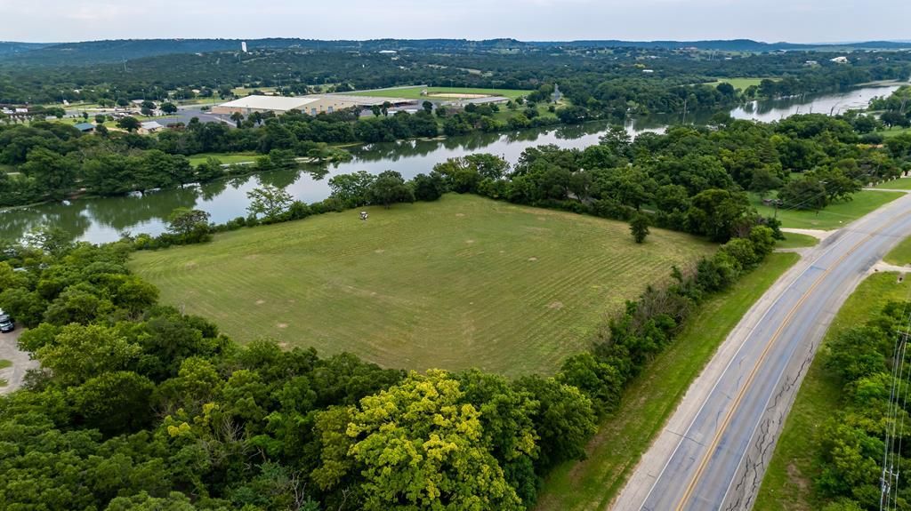 2511 Bandera Hwy, Kerrville, TX 78028